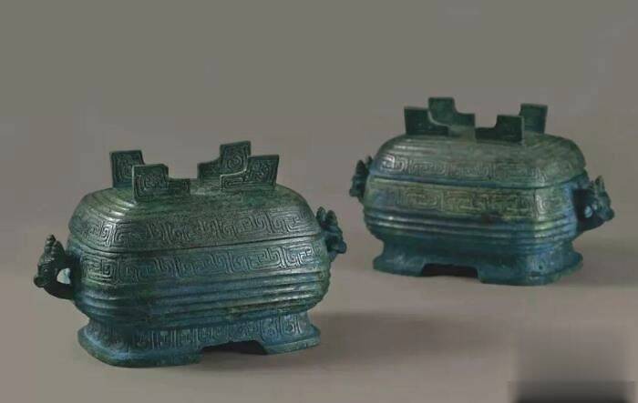 曾伯克父盨,春秋早期,盨是盛放黍,稷,稻等饭食的器具,流行于西周晚期