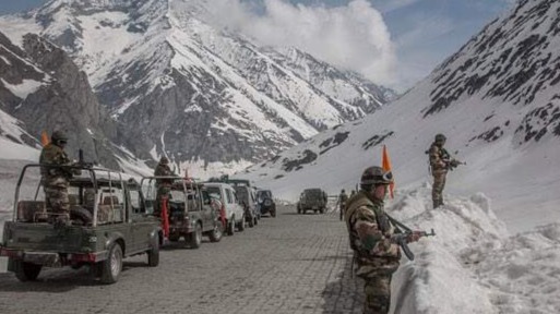 印军在中印边境大量储备冬季物资，解放军如何反制？