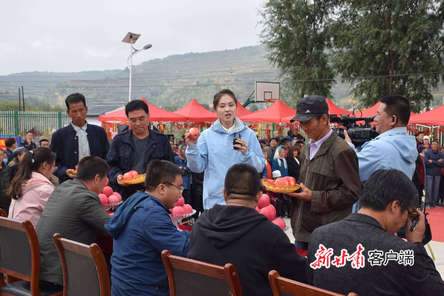 央视走村直播看脱贫打卡静宁讲好脱贫攻坚故事