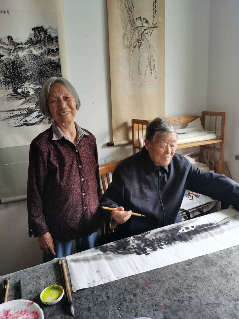 图为施明德与妻子王云苏（94岁）