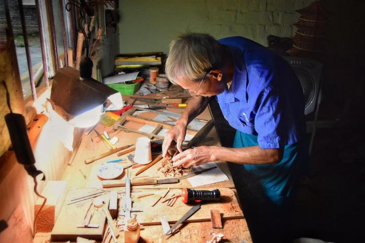 山坳里的老木匠:一生坚守一手艺