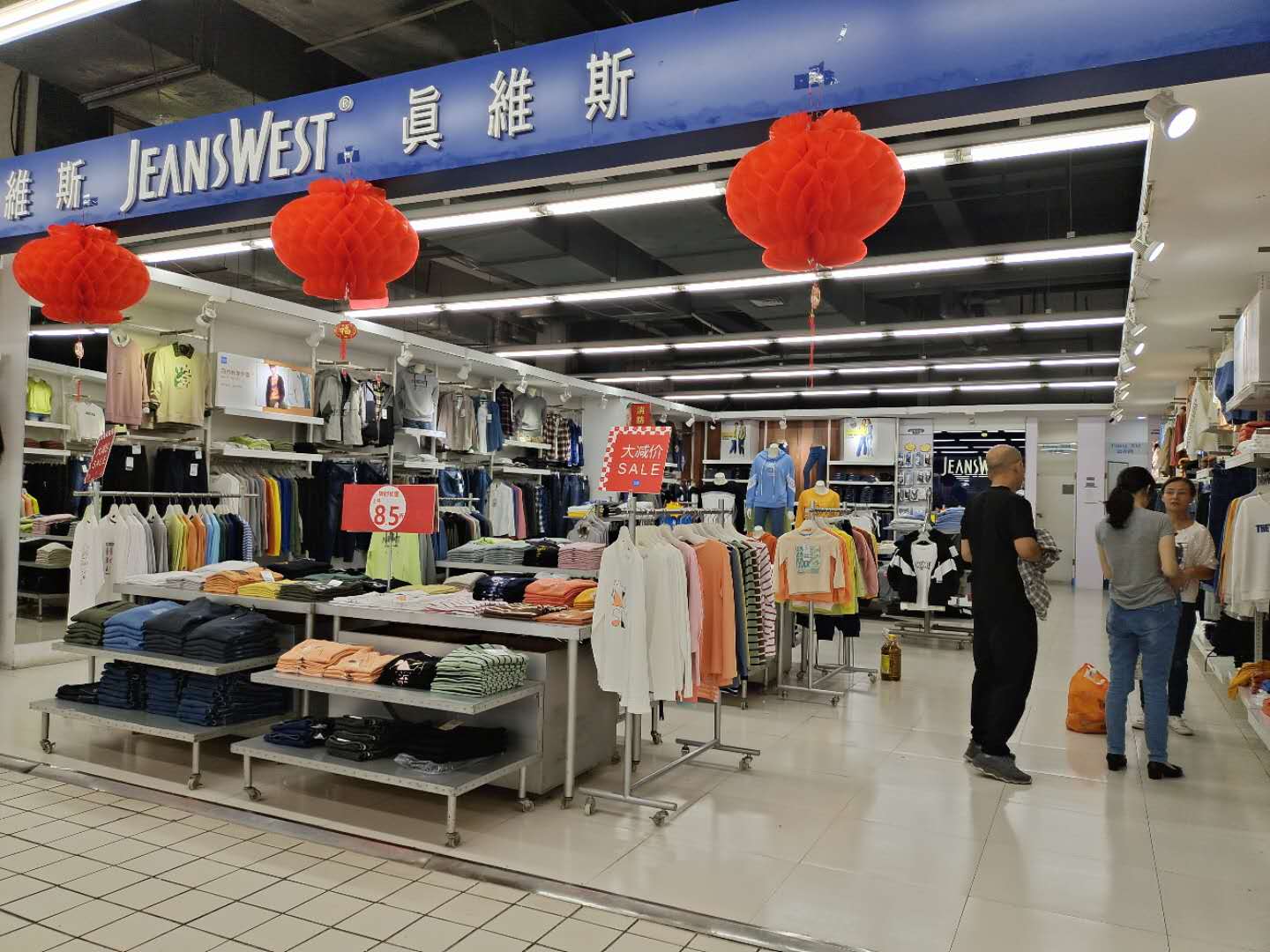 维客胶南购物中心：做顾客的好邻居、家庭的好帮手