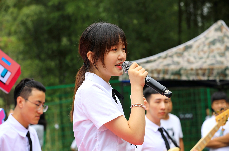 燃爆十一蓝光乐队初登场跟着网红来打卡万元大奖等你拿