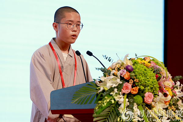 智清法师宣讲“如何依教修学”（图片来源：凤凰网佛教）