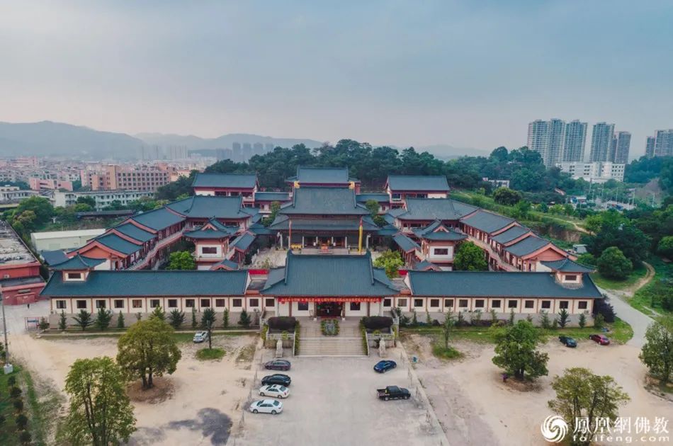 新型佛教丛林花都华严寺：广州规模最大的新建寺院