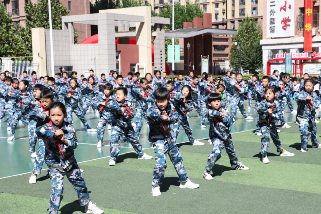 唐山金童首郡小学图片