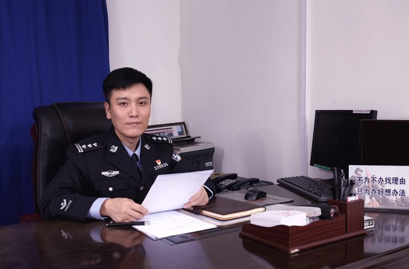 男,汉族,中共党员,1978年5月出生,现任沈阳市公安局大东分局副局长