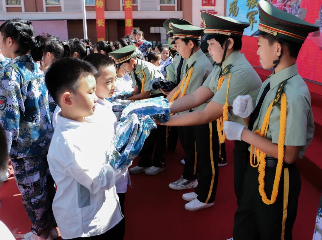 唐山金童首郡小学图片