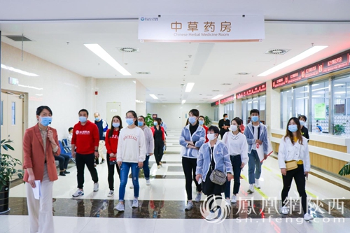 好网民代表和媒体代表走进西咸新区中心医院