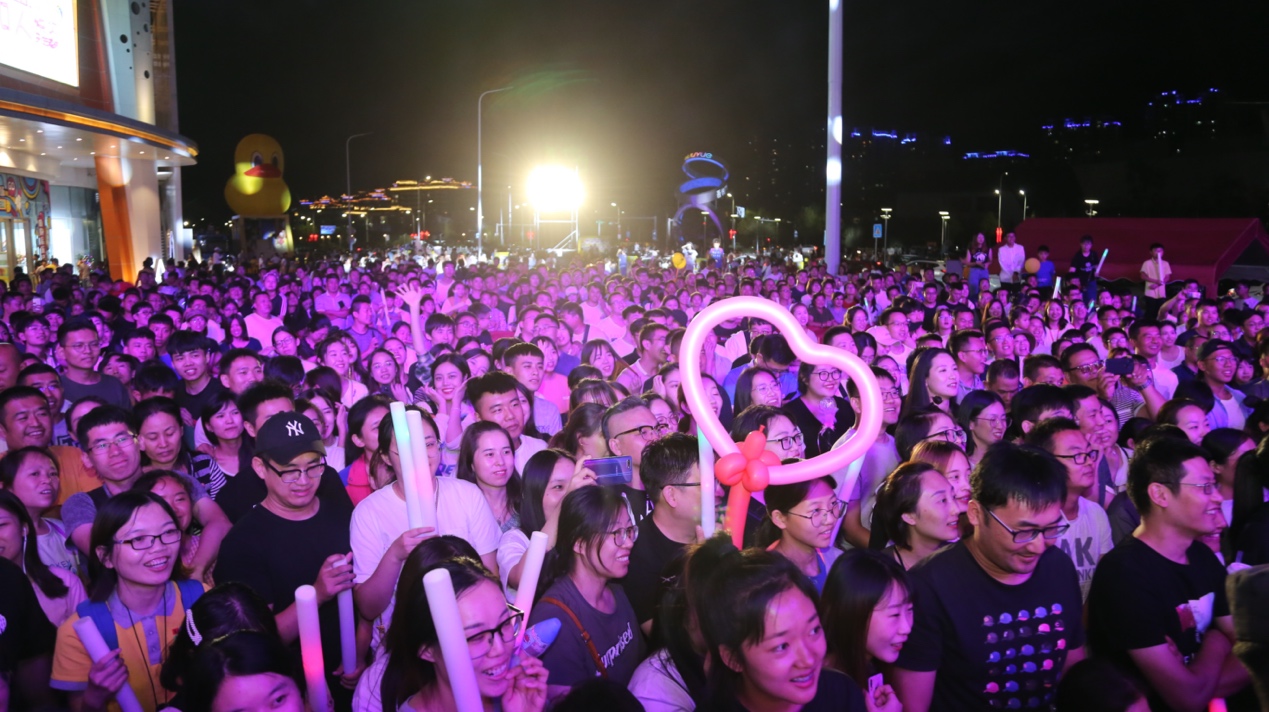 青岛吾悦广场2周年庆新花儿乐队演唱会