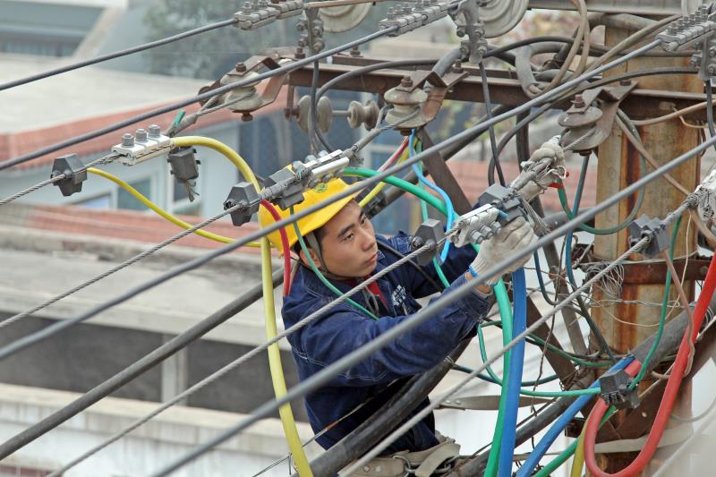 河南省电力公司加快推进全省老旧小区电力设施改造