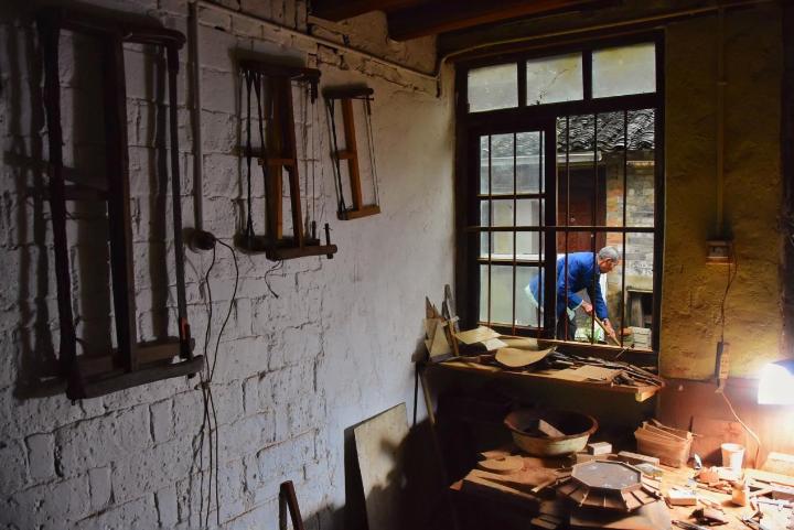 山坳里的老木匠:一生坚守一手艺