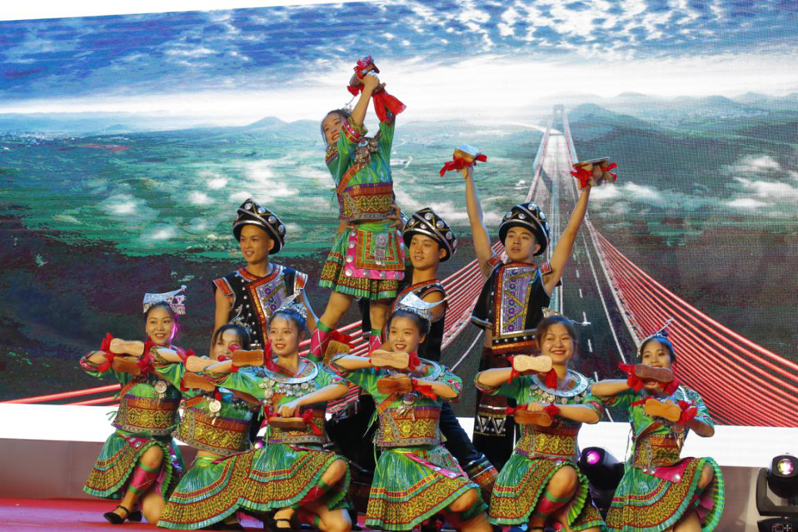 苗族舞蹈《板凳舞》