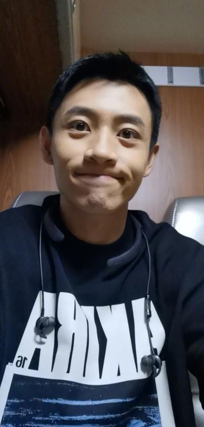 魏晨回应"专业歌手不假唱",留胡子练肌肉小生变猛男