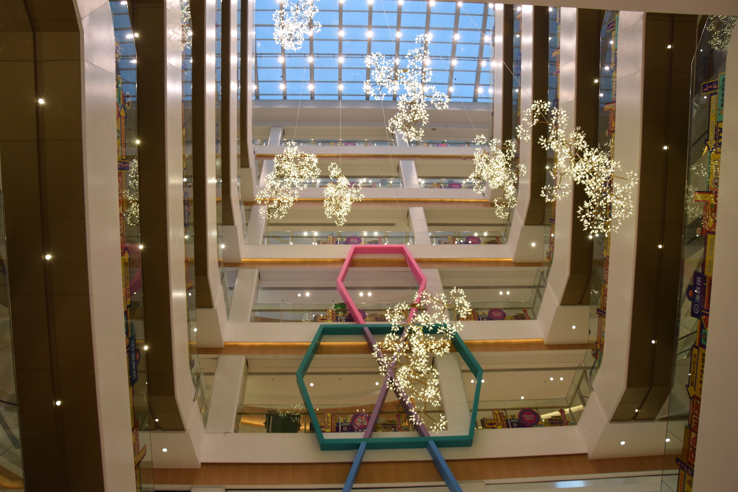 西海岸吾悦广场:有情怀、不复制、具规模、重体验