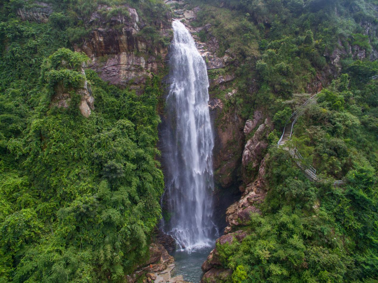 牢记嘱托广东英德坚守绿水青山就是金山银山