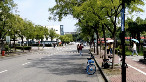 南师大学生在宿舍倒地身亡 室友：戴耳机起身碰到才发现