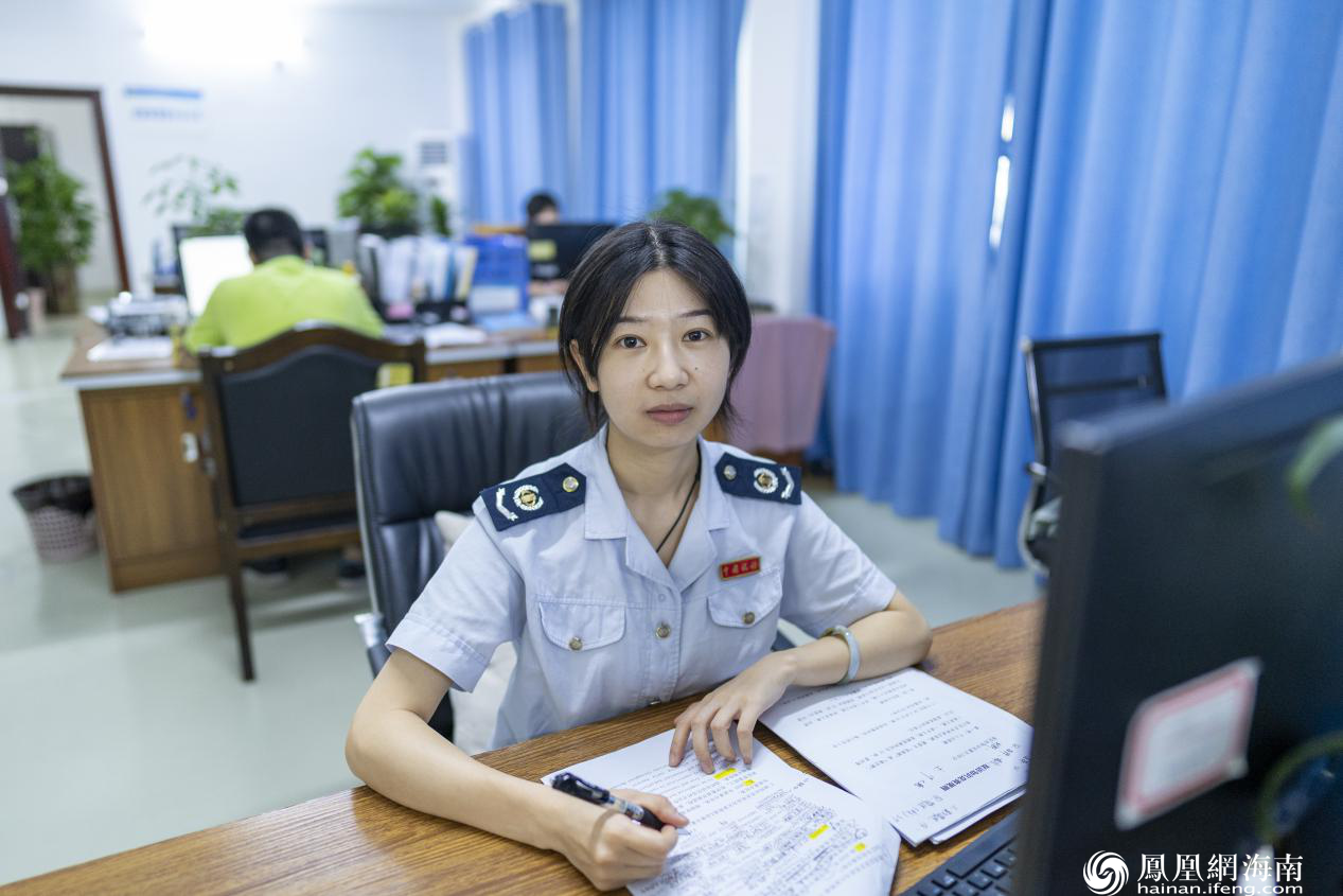(国家税务总局三亚市崖州区税务局征收管理股一级行政执法员陈欣 凤凰