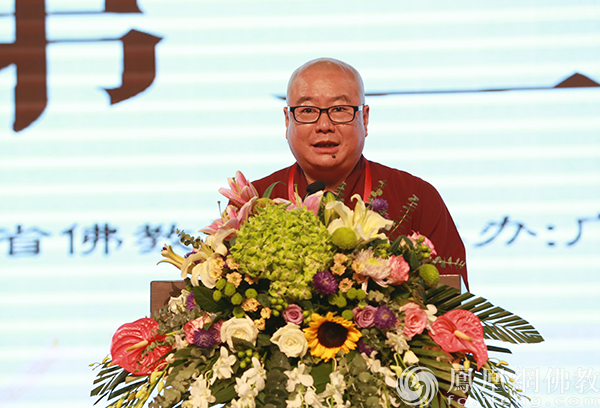 智山法师宣讲“如何建立信仰”（图片来源：凤凰网佛教）
