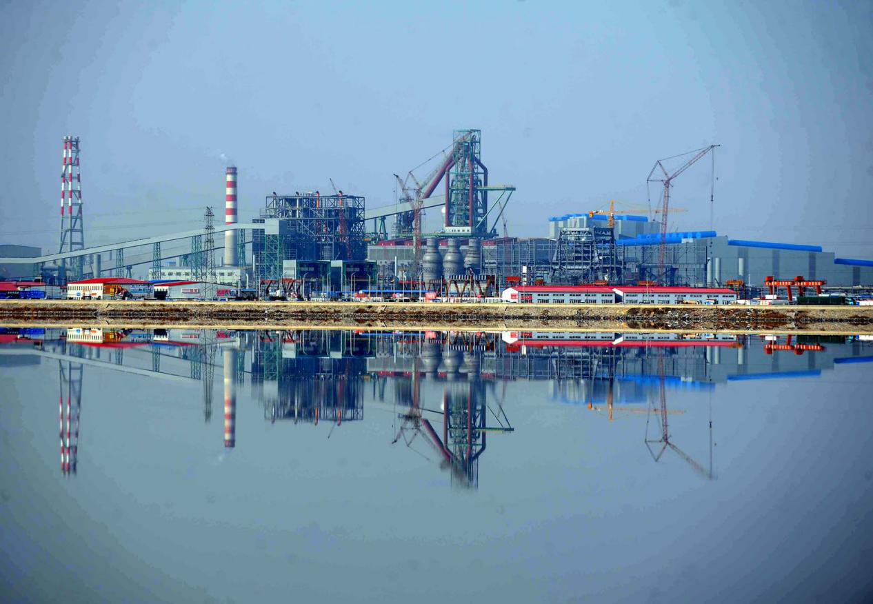 2003年3月，首钢选址曹妃甸后，开始启动大规模基础设施建设