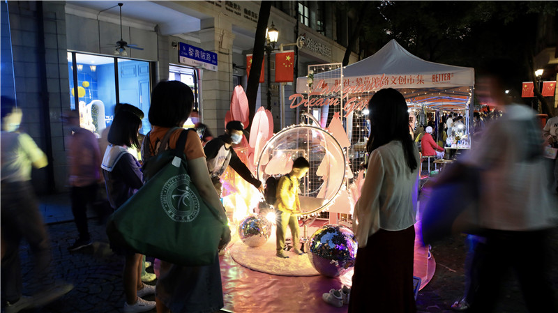 “双节”长假来黎黄陂路，用音乐和市集解锁最潮酷的武汉玩法！