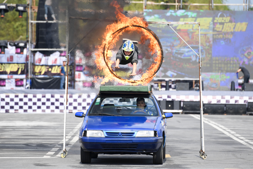 平江石牛寨特技赛车暨山谷潮音节带你嗨玩国庆假期