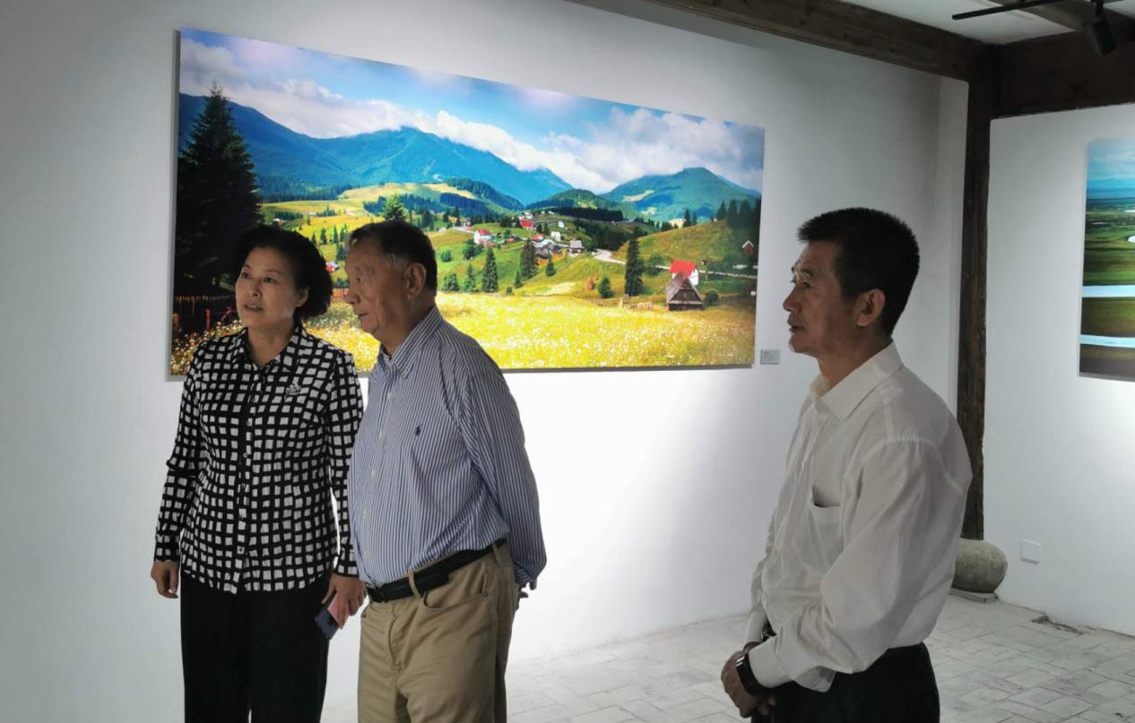 《丝路风情--杨元惺眼中的丝路国家摄影展》在潍坊开幕