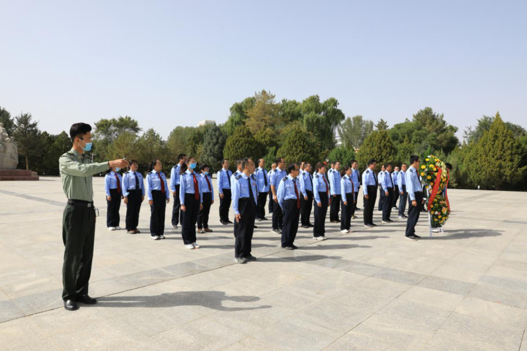 静宁县税务局开展“传承红色基因 唱响红色旋律”主题党日活动,组织党员干部赴高台县中国工农红军西路军纪念馆、红色记忆博物馆、血战高台复原项目等红色教育基地,接受革命传统教育。(颉迎春)