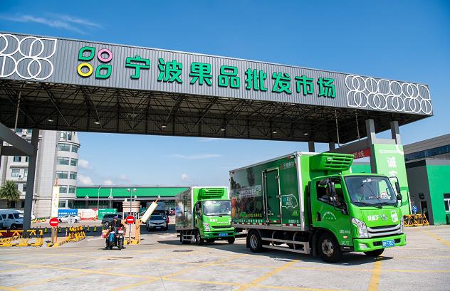 助力疆果东输 今年第一车新疆库车香梨今到宁波