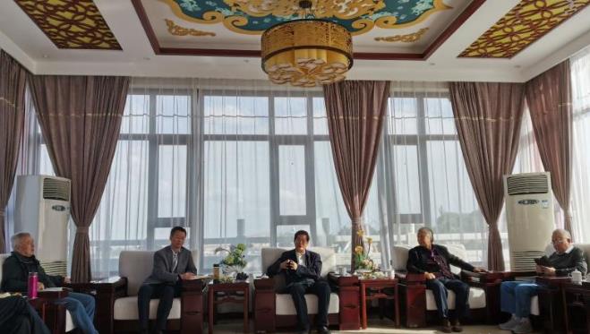 在三台阁烟雨楼专家学者建言献策