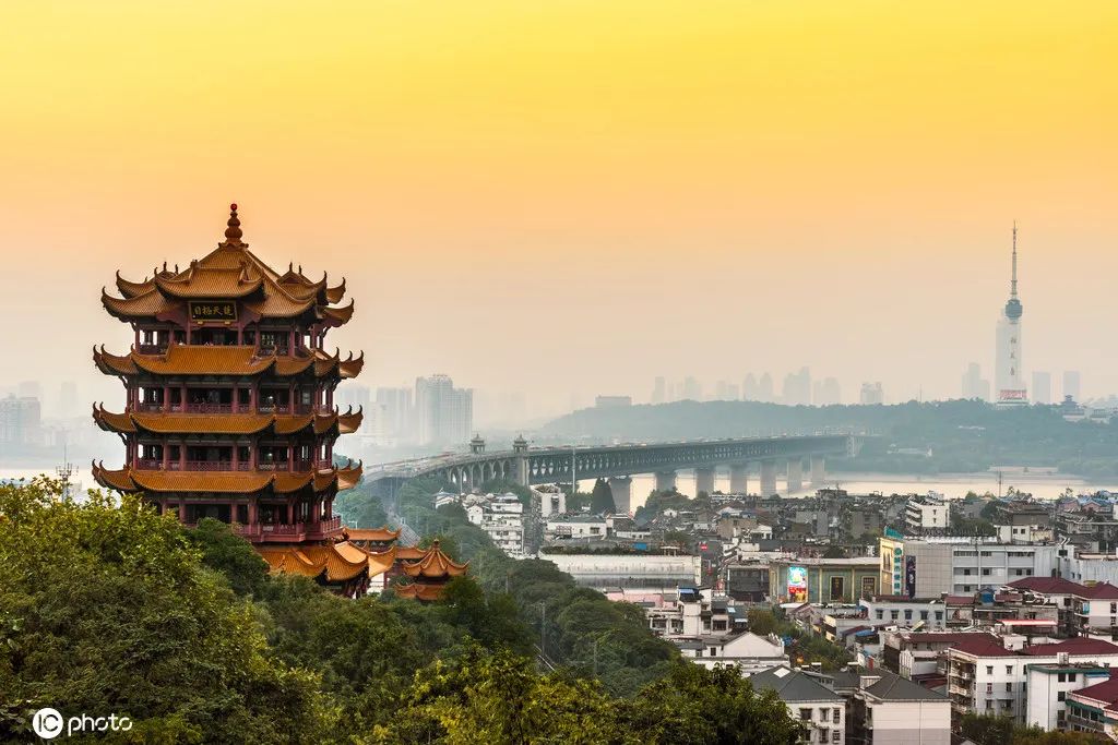 火爆的黄金周长假，旅行社再迎洗牌期 ｜ 文旅企业盈亏录