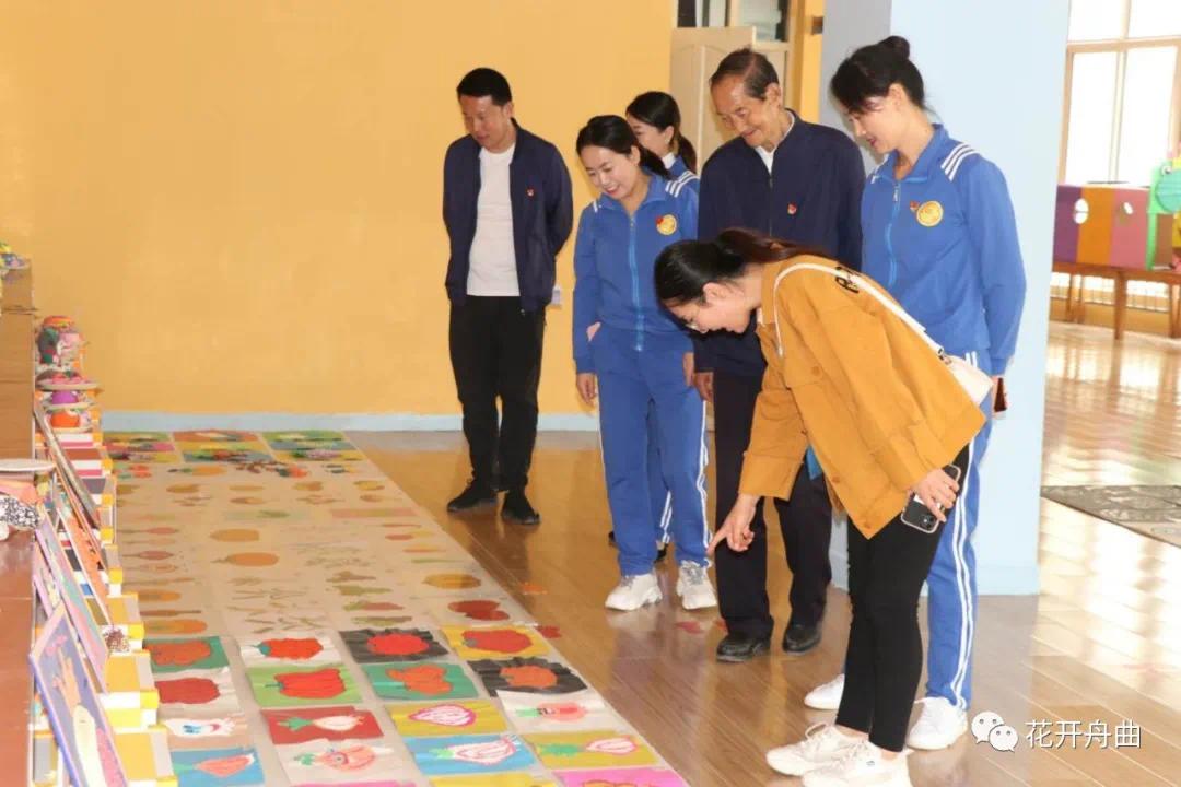 舟曲教师听八旬党员讲过去的“故事”