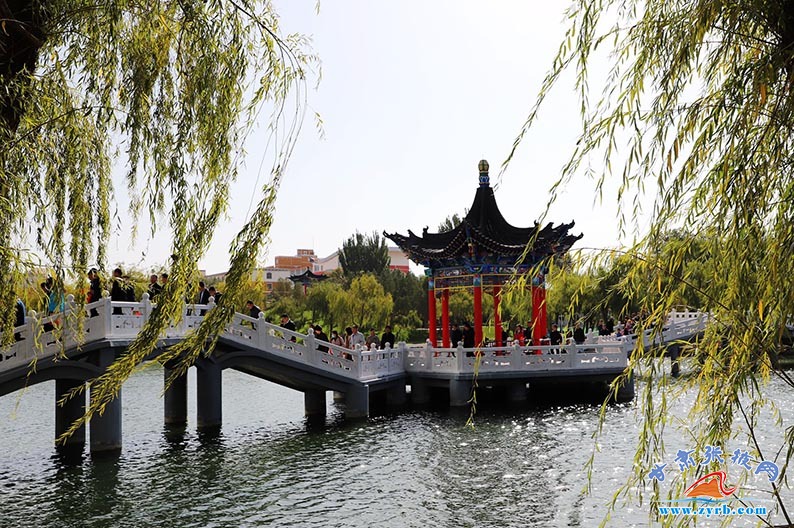 张掖甘州8处城市公园“双节”迎客 唤起市民年代记忆