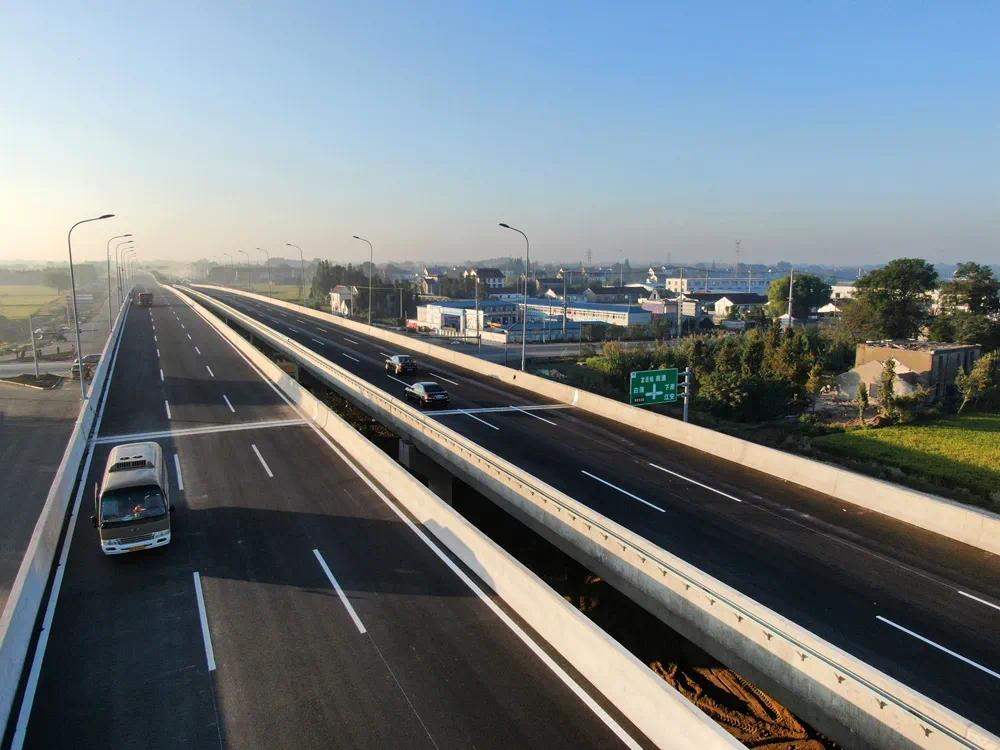 时速100公里全程无红绿灯南通又一条快速路通车