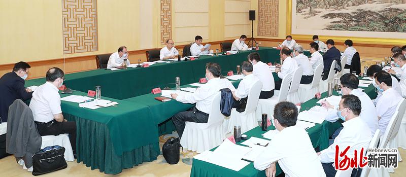 9月28日，省长、省第24届冬奥会工作领导小组组长许勤主持召开省第24届冬奥会工作领导小组办公会议。这是会议现场。 河北日报记者孟宇光摄