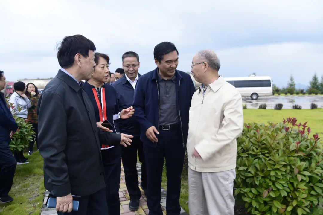 甘肃老干部考察团点赞陇南成绩有目共睹