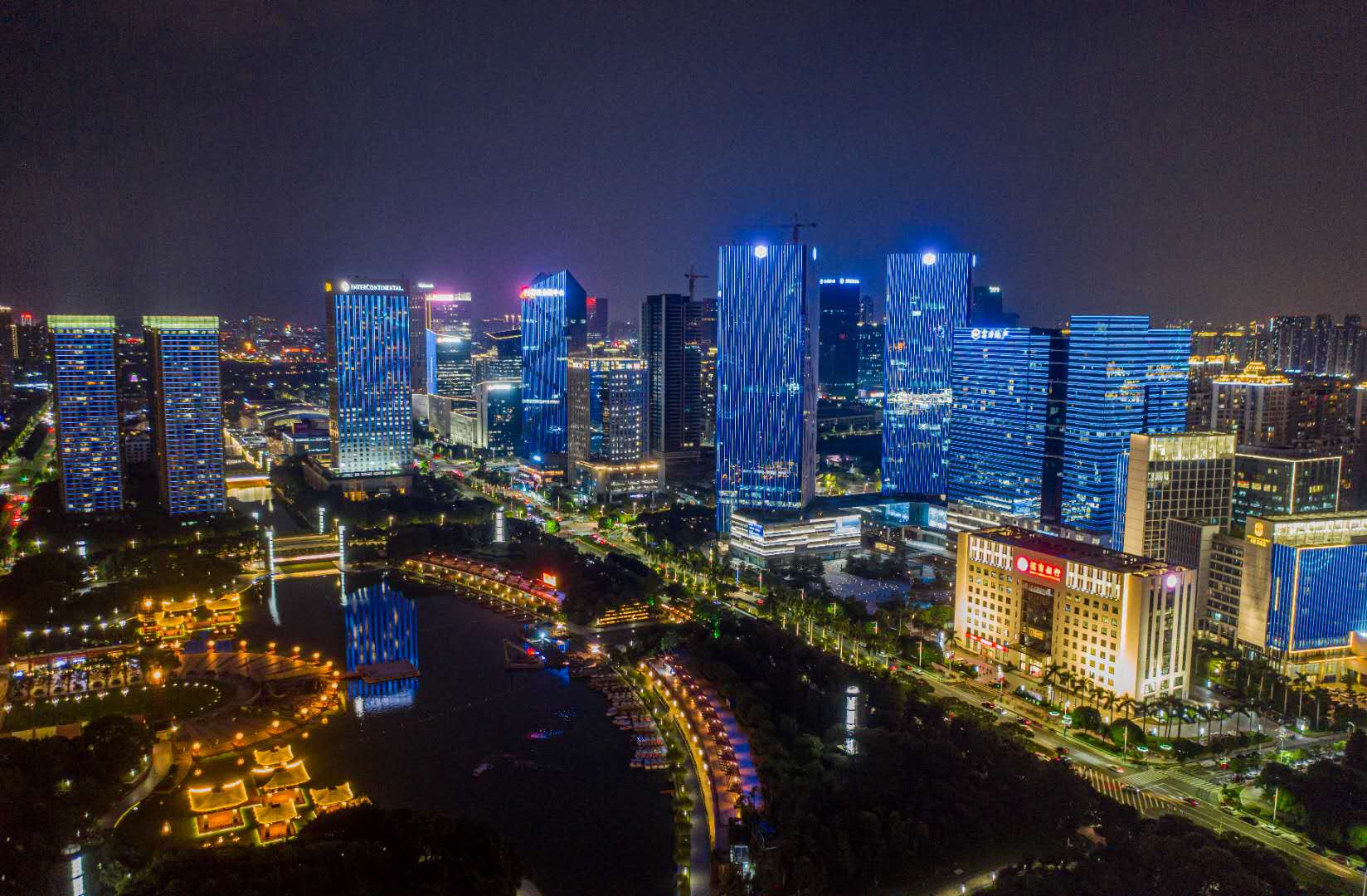 震撼多图：12栋摩天大楼联动，千灯湖灯光夜景，来了！