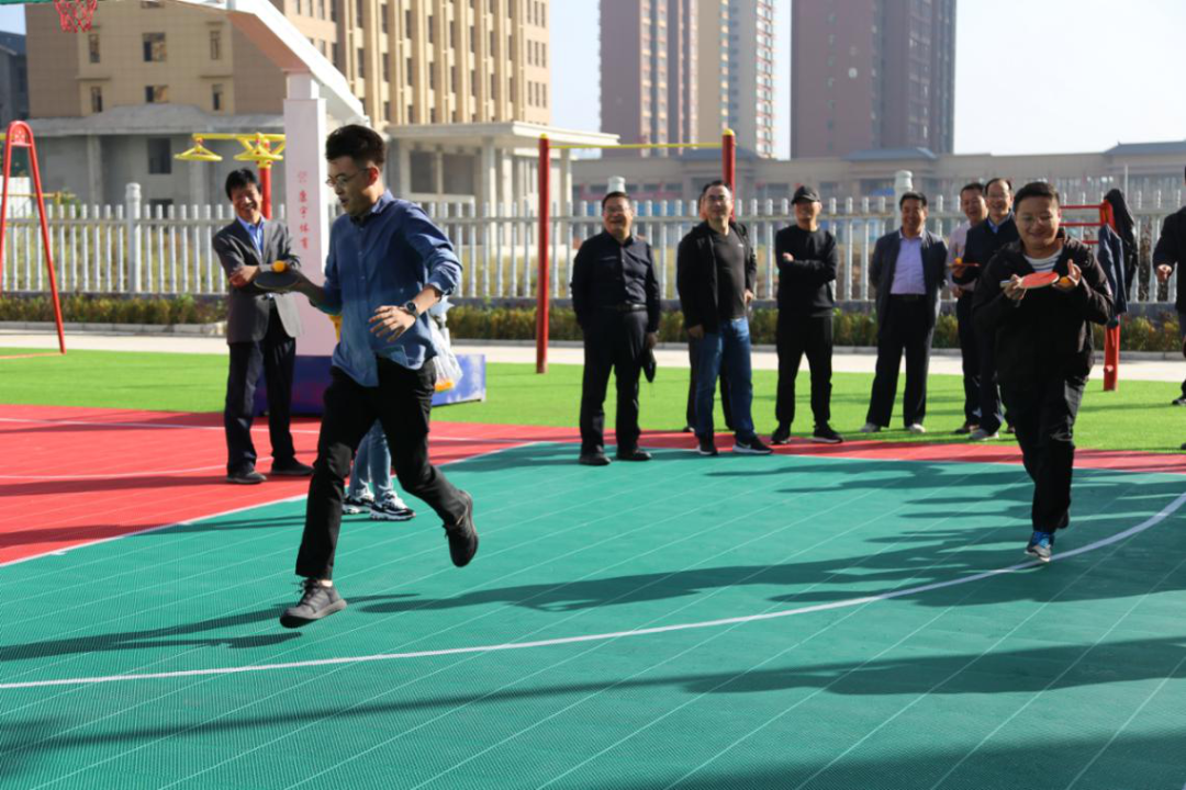 泾川县税务局举办“迎双节 促和谐”职工趣味运动会(陶婧)