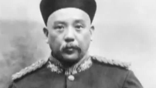 袁世凯就任临时大总统后，宋教仁将内阁制写入《临时约法》