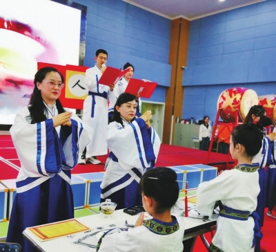 开笔礼活动现场 安娜 摄