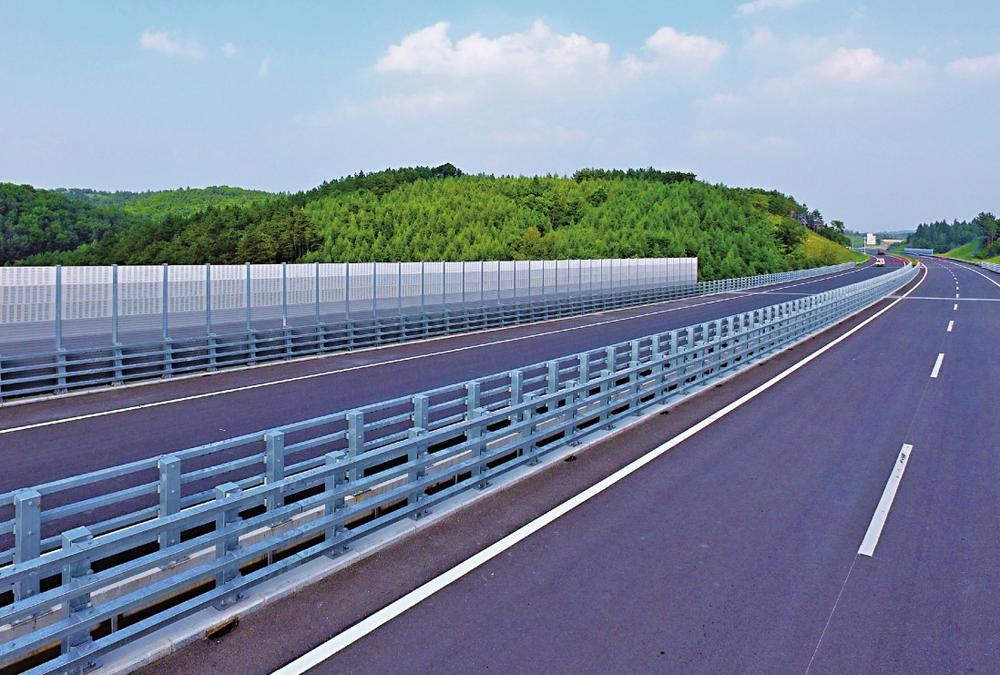 以“五线一面”为重点，提升工程品质。