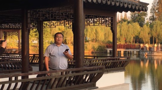 诗人凤凰座程孝宇主持云派诗歌第五届诗歌研讨会