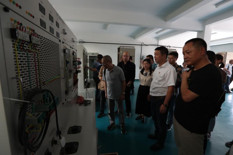 发挥劳模专长 助力科技创新——国网宁海县供电公司徐剑中劳模创新工作室