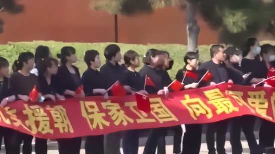 英雄回家！沈阳市民自发迎接志愿军遗骸回国车队