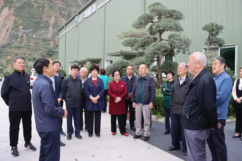 甘肃老干部考察团点赞:陇南成绩有目共睹