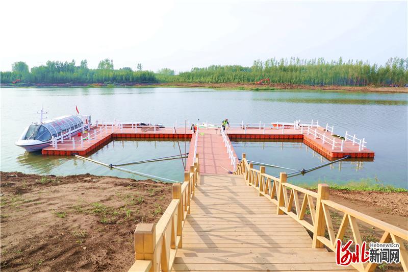 北运河岸边临时码头。通讯员田家霖摄