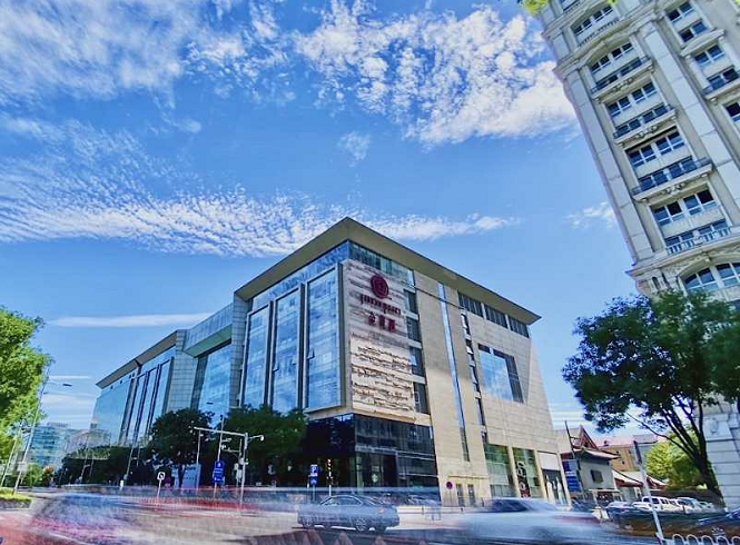 金宝汇购物中心作为金宝街上的配套商业地产项目,以高品质多元化生活