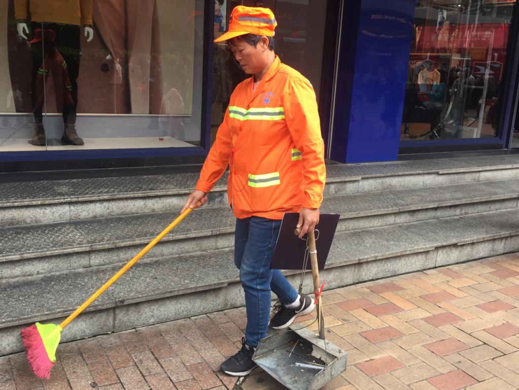 致敬他们千万次的弯腰只为守护长沙的名片