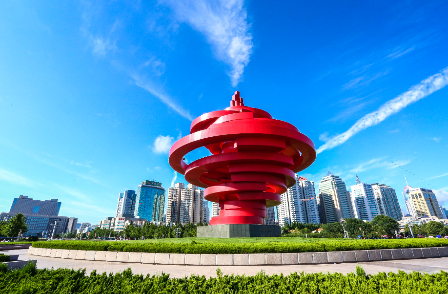 青岛多艘科考船 假期驰骋深海大洋