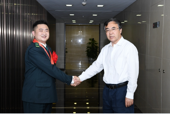 逆行，在绿色邮路上：记全国抗击新冠肺炎疫情先进个人徐龙